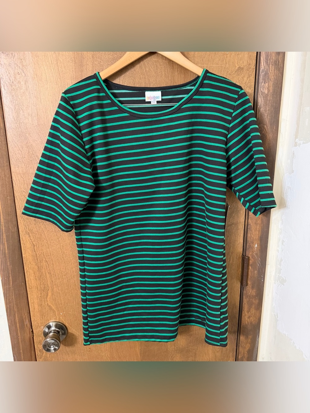 LuLaRoe Gigi 2XL Women’s Black & Green Striped Tee NWT